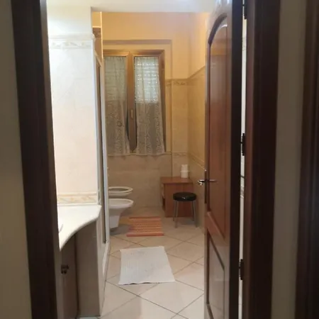 Dal Barone Rooms&apartment בית הארחה טרופאה